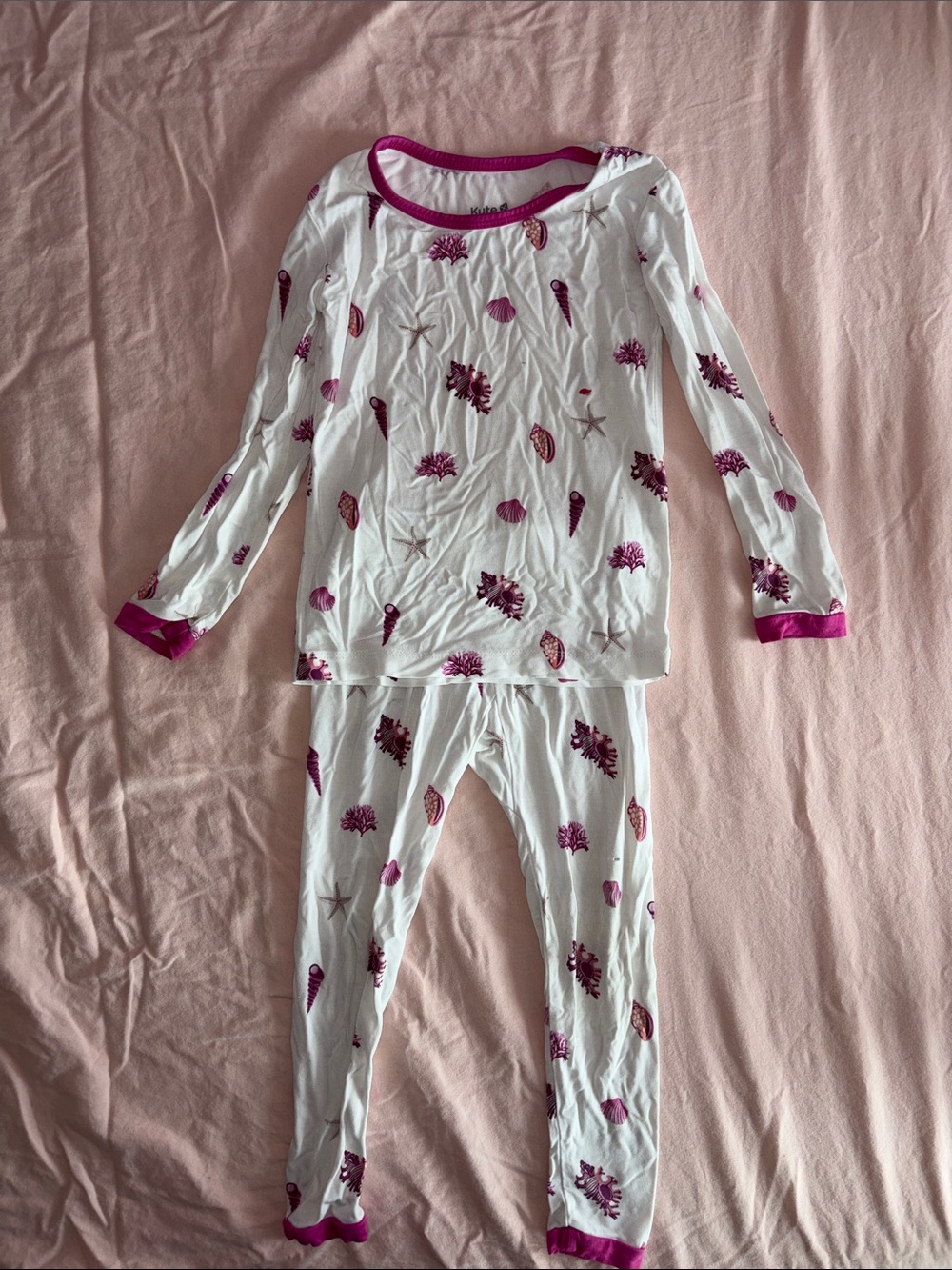 Kyte BABY White and Magenta Seashell Pajama Set